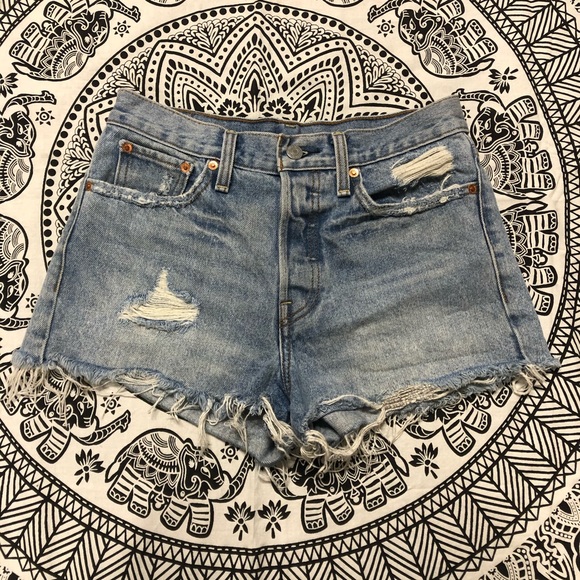 Levi’s booty shorts 27 - Picture 5 of 5
